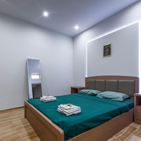 Renovated 2Bd House Close To Pireus Port Eksteriør bilde